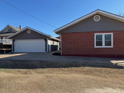 Home for sale in Medicine Lodge, Kansas - Rental income opportunity - image 23