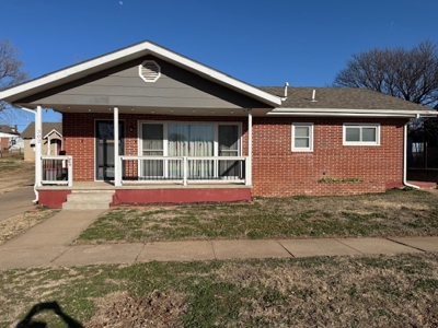 Home for sale in Medicine Lodge, Kansas - Rental income opportunity - image 1