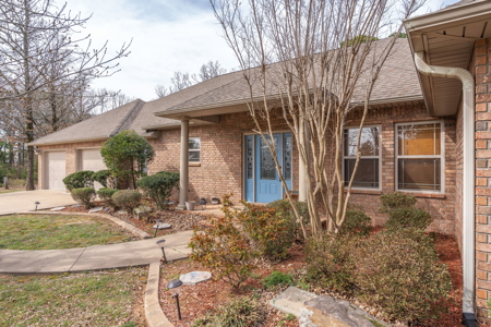 Poteau Oklahoma Mountain Home For Sale - image 2