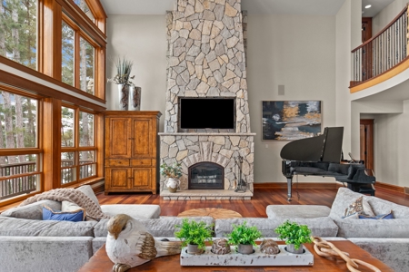 Waupaca Chain O' Lakes Home For Sale on Round Lake - WI Lake Home - image 8