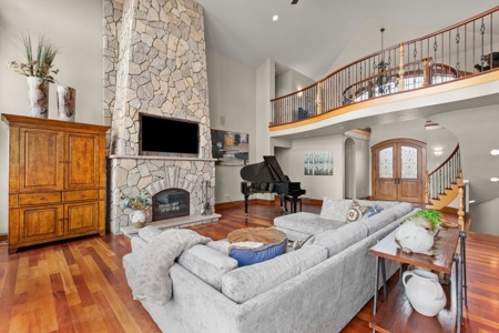 Waupaca Chain O' Lakes Home For Sale on Round Lake - WI Lake Home - image 5