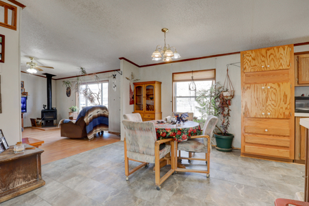 Four Bedroom Home in McElmo Canyon - image 6