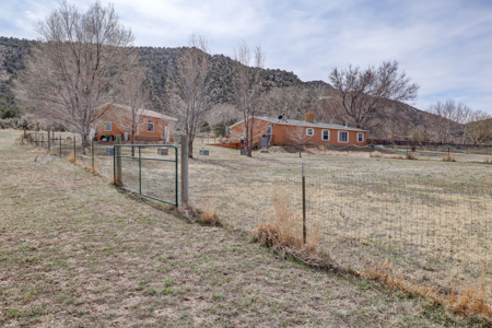 Four Bedroom Home in McElmo Canyon - image 27