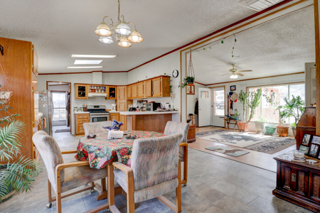 Four Bedroom Home in McElmo Canyon - image 26