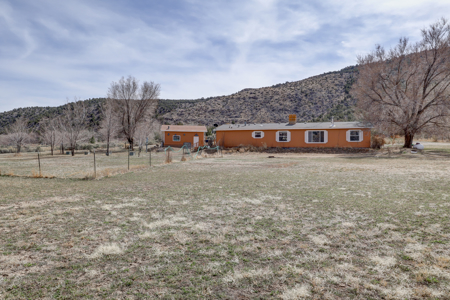 Four Bedroom Home in McElmo Canyon - image 30