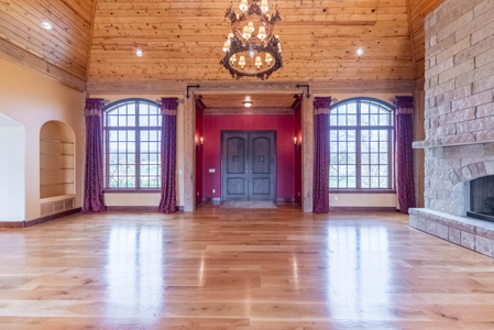 European Style Luxury Home & Acreage On The Southfork River - Salem Arkansas - image 11