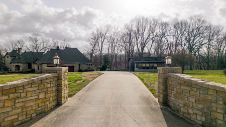 European Style Luxury Home & Acreage On The Southfork River - Salem Arkansas - image 49