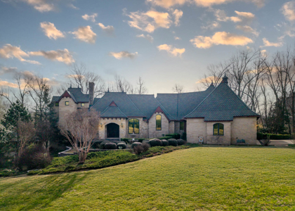 European Style Luxury Home & Acreage On The Southfork River - Salem Arkansas - image 2