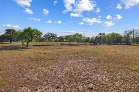 Prime Commercial Investment- George West, Texas - image 36