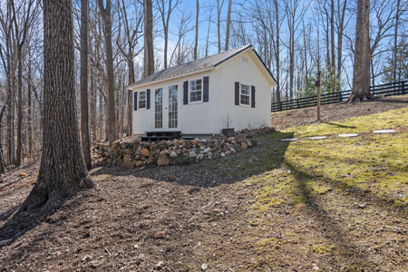 Modern Farmhouse on 7+ Scenic Acres in Sought-After Leipers Fork - image 40