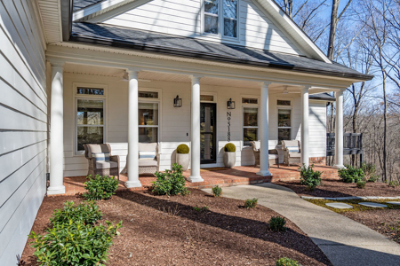 Modern Farmhouse on 7+ Scenic Acres in Sought-After Leipers Fork - image 4