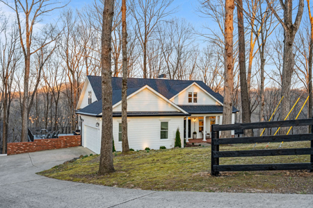Modern Farmhouse on 7+ Scenic Acres in Sought-After Leipers Fork - image 2
