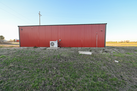 Home on acreage For Sale Miller MO - image 9