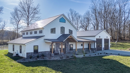 Newly Built Home on the Cumberland River - image 20