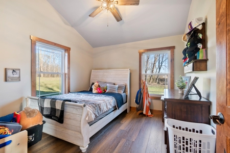Newly Built Home on the Cumberland River - image 46