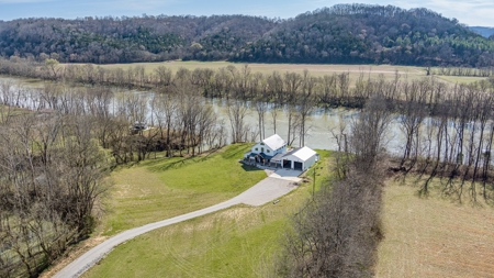 Newly Built Home on the Cumberland River - image 3