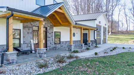 Newly Built Home on the Cumberland River - image 24