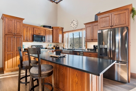 Newly Built Home on the Cumberland River - image 35