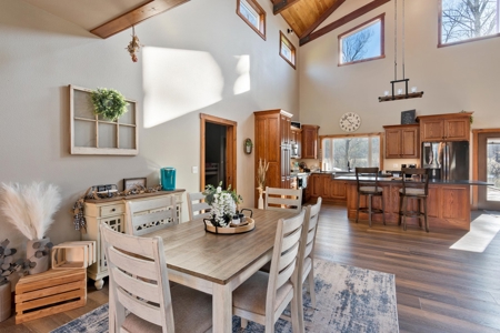 Newly Built Home on the Cumberland River - image 34