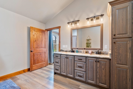 Newly Built Home on the Cumberland River - image 45