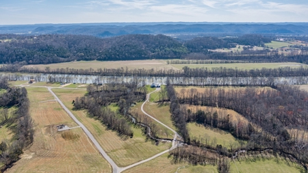 Newly Built Home on the Cumberland River - image 7
