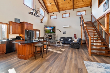 Newly Built Home on the Cumberland River - image 39
