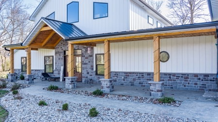 Newly Built Home on the Cumberland River - image 23