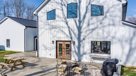 Newly Built Home on the Cumberland River - image 19