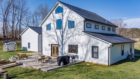 Newly Built Home on the Cumberland River - image 18