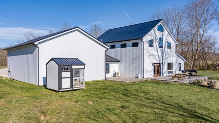 Newly Built Home on the Cumberland River - image 15