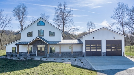 Newly Built Home on the Cumberland River - image 21