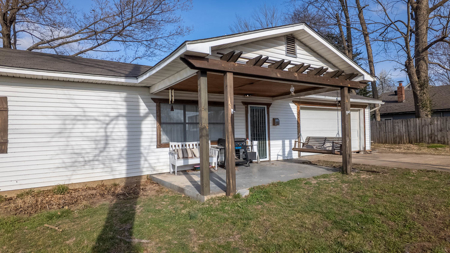 Home in Town for Sale Thayer Missouri - image 2