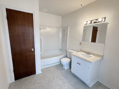 Spacious and Affordable Home for Sale in Nevada, Missouri - image 17