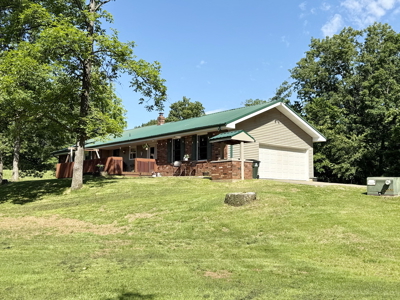 Country Home on 16 Acres for Sale in Cedar County Missouri. - image 4