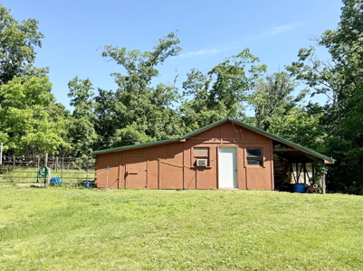 Country Home on 16 Acres for Sale in Cedar County Missouri. - image 29