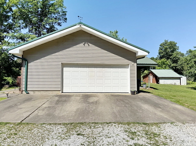 Country Home on 16 Acres for Sale in Cedar County Missouri. - image 25