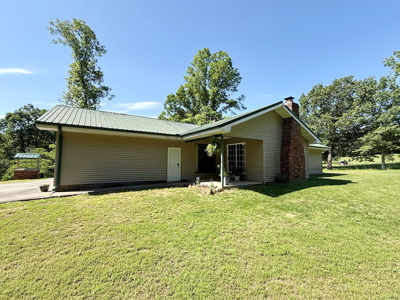 Country Home on 16 Acres for Sale in Cedar County Missouri. - image 27
