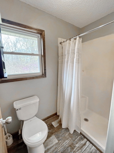 Country Home on 16 Acres for Sale in Cedar County Missouri. - image 20
