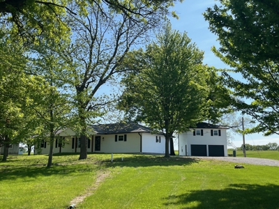 For Sale "Like New" Home on 1.6 Acres with Income Potential - image 47