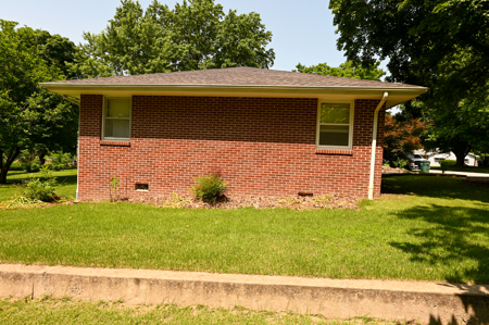 Home For Sale Mount Vernon Missouri - image 6