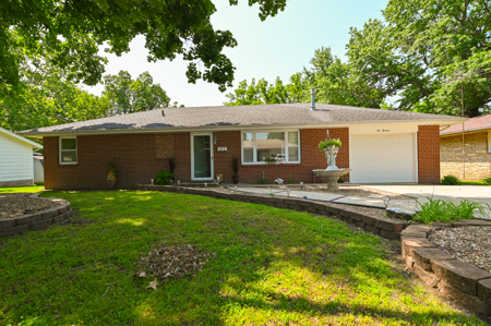 Home For Sale Mount Vernon Missouri - image 1