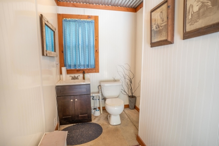 Unique Alabama Log Home for Sale in Jacksonville, Alabama - image 28