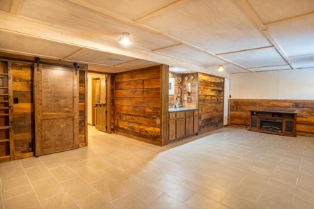 Unique Alabama Log Home for Sale in Jacksonville, Alabama - image 19