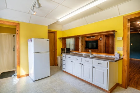 Unique Alabama Log Home for Sale in Jacksonville, Alabama - image 31