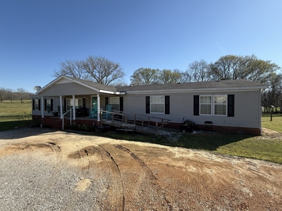 Country Home 4 Bed 2 Bath For Sale In Loretto Tn - image 30