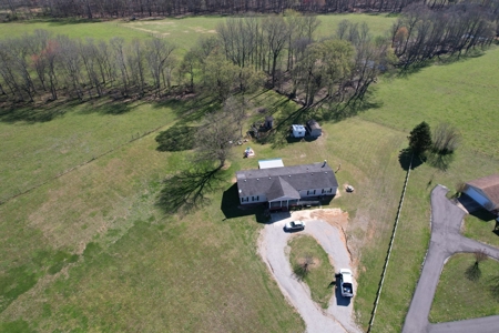 Country Home 4 Bed 2 Bath For Sale In Loretto Tn - image 9