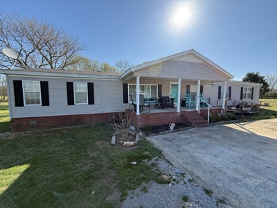 Country Home 4 Bed 2 Bath For Sale In Loretto Tn - image 17