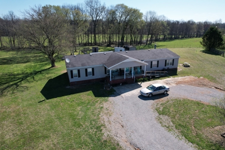 Country Home 4 Bed 2 Bath For Sale In Loretto Tn - image 16