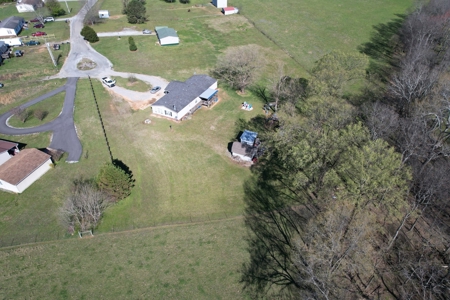 Country Home 4 Bed 2 Bath For Sale In Loretto Tn - image 14