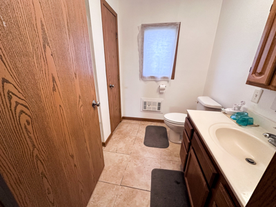5 Bedroom Country Home on 15 Acres with Detached Garage, Workshop-Glasgow, Montana - image 24